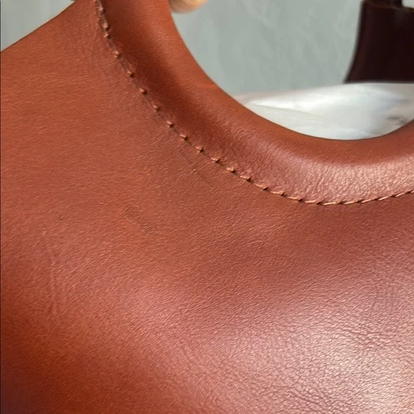 Portland Leather Milan Bag - Picture 6 of 6